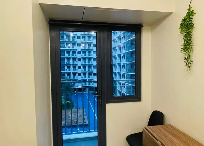 Luna * Manila